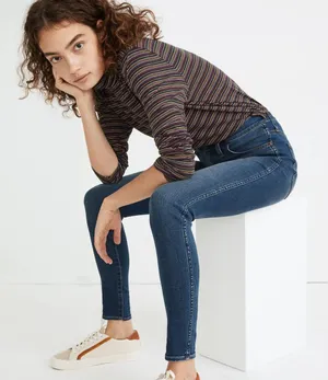 10" High-Rise Roadtripper Supersoft Jeans in Playford Wash thumbnail 3