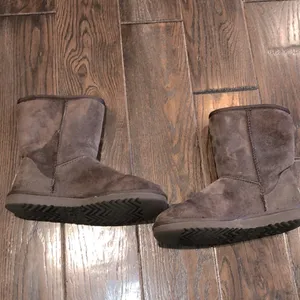 Ugg brown classic shirt boots with genuine sheepskin lining size 6 thumbnail 3