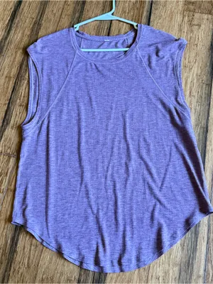 Lululemon Women’s Tank Top Shirt thumbnail 1