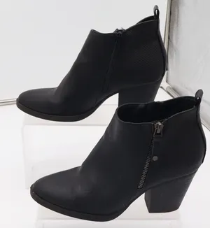 Universal Thread Ankle Boots Womens 7.5 Bootie Black Faux Leather Good thumbnail 1