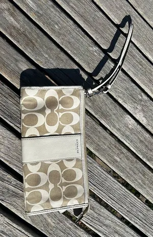 COACH Light Khaki & Chalk White‎ Signature Slim ZIPPY Wristlet Wallet thumbnail 1