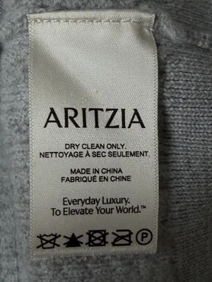 Aritzia 100 percent wool Light Gray Cable Knit Crewneck Sweater size M EUC thumbnail 3