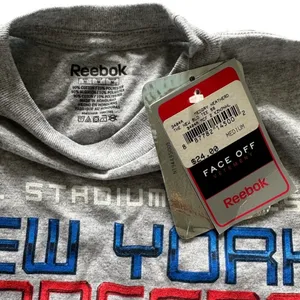 Reebok Retro 2014 New York Rangers vs Islanders Stadium Series Gray T-shirt Size Medium thumbnail 4