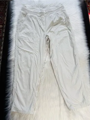 Lululemon Cream Dance Studio Mid Rise 25” Crop Pants thumbnail 2