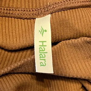 1297 |‎ NWT Halara Ribbed Mock Neck Long Sleeve Bodysuit Brown Womens XS thumbnail 5