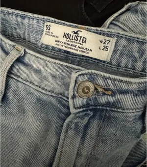 Hollister Curvy High-Rise Jeans thumbnail 3