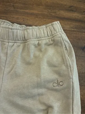 Alo Accolade Joggers Sweatpants Women’s Small Tan Pants Slight Wash Wear thumbnail 2