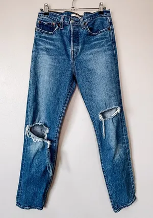 Levis Wedgie High Rise Button Fly Ripped Knees Medium Wash Size 28 thumbnail 1