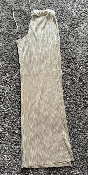 Victoria's Secret Gold Metallic Pleated Wide-Leg pajama bottoms thumbnail 1