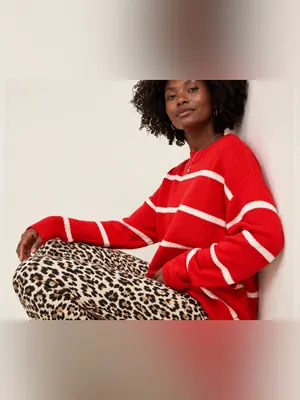 NWOT Aerie Red White Striped Oversized Crewneck Sweater M thumbnail 2