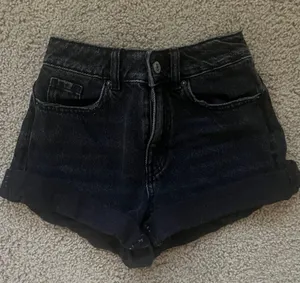 Black Jean Shorts thumbnail 1