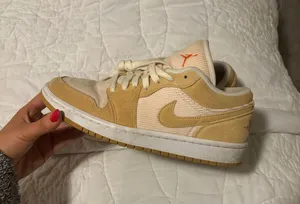 Nike Air Jordan 1 Low thumbnail 1