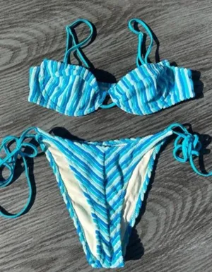 Triangl Bikini thumbnail 3