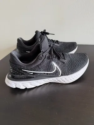 Nike Women’s React Infinity Run Flyknit 3 Black White Size 8.5 thumbnail 4