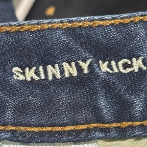 American Eagle Skinny Kick Women’s Jeans Size 4 Long Dark Wash Stretch Denim thumbnail 5
