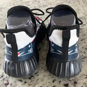 New England Patriots Sneakers Womens 37 White Navy Red NFL‎ Fan Gear Knit Shoes thumbnail 2