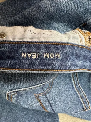 American Eagle High Rise Mom Jeans Distressed Stretch Cropped Tapered Ankle 6 thumbnail 10