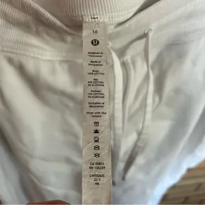 Lululemon Scuba High-Rise French Terry Jogger White Sweatpants Women’s Size 18 thumbnail 5