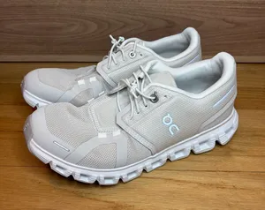On Cloud 6 Women’s Sneakers in Pearl / White - Size 7.5 thumbnail 1