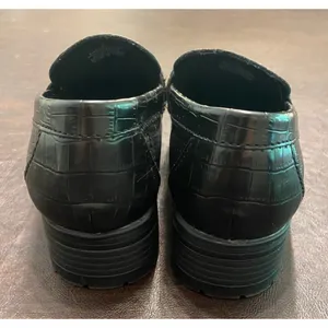 Old Navy NWOB Black Croc Faux Leather Y2K Chunky Heel Loafer with Gold‎ Chain Size 7 thumbnail 3