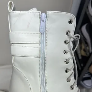 Stylish White Platform Ankle Boots Size 8 thumbnail 4