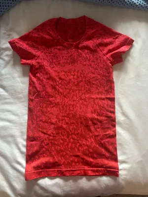 Lululemon Top Swiftly Tech Short Sleeve thumbnail 1