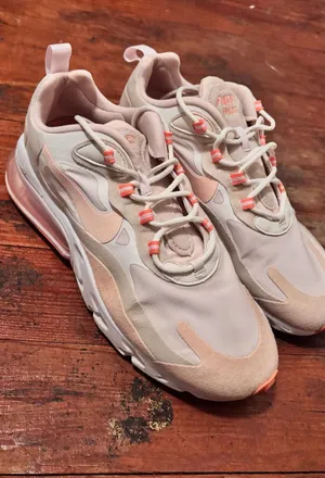 Nike Air 70 React thumbnail 1
