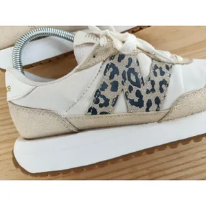 Authentic New Balance 237 Sea Salt Leopard Women Sneakers – Slightly Used thumbnail 10