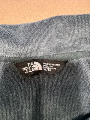The North Face Women's Skyline Full-Zip Fleece Jacket in Dark Slate Green thumbnail 5