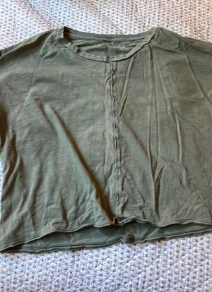 American Eagle Short Sleeve Top crop thumbnail 1
