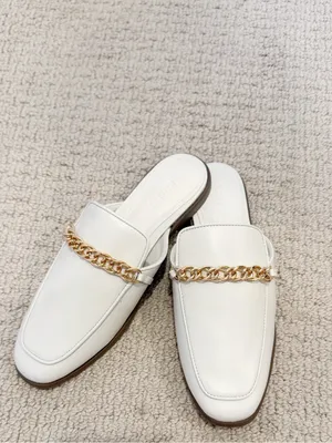 SCHUTZ Desmond Mules‎ Pearl Cream Leather Slip On Gold Chain NWOB EVEREVE thumbnail 2