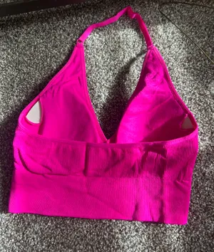 Sports bra thumbnail 2
