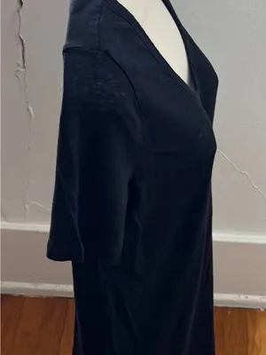 Banana Republic Black 100% linen Short-Sleeve V-Neck Knit t-shirt, size XS thumbnail 5