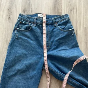Abercrombie & Fitch 30/10 Curve Love The 90's Straight Ultra High Rise Jeans thumbnail 5