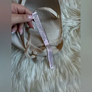Victoria’s Secret wireless convertible bra thumbnail 7