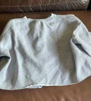 Brandy Melville Cropped New York Long Sleeve Sweater thumbnail 4