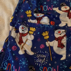 Woman’s Frosty the Snowman scrub top size medium thumbnail 3