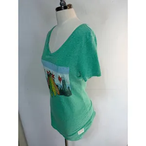 Retro Brand Chicago Blackhawks NHL Skyline V-Neck T-Shirt Women's Medium Green thumbnail 7