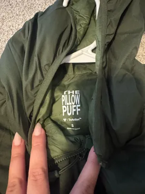 Aritzia TNA The Pillow Puff Vest thumbnail 3
