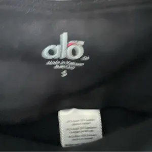 Alo Yoga Black and Purple Active Workout Pants Legging Tights 17.5" Inseam Small thumbnail 3