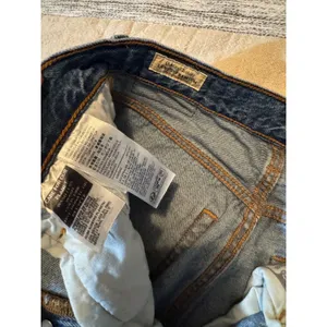 Levis Premium 501 90s Straight Leg Jeans Medium Wash Distressed W26 L30 thumbnail 4