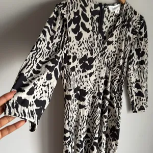 BA&SH Olga Abstract-print midi Dress In Ecru thumbnail 9