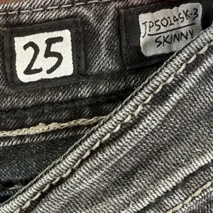 Miss‎ Me Womens Gray Skinny Jeans JP5014SK-3 Low Rise Embellished Size 25 thumbnail 4