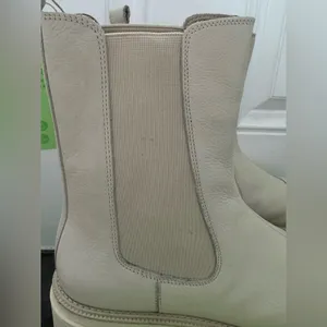 Sam Edelman Wellington Lug Sole Chelsea Boots Size 10‎ Ivory Leather shoes New thumbnail 2