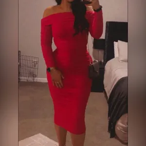 Red bodycon dress Size M thumbnail 2