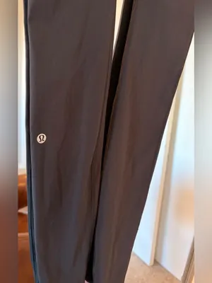 Lululemon Women’s 4 Long Speed Up Tight Full-On Like New 30" Leggings thumbnail 4