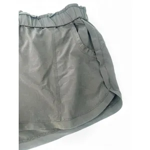 athleta S Mid Rise 3" Run Short lightweight elastic Active wear black 3" inseam thumbnail 3