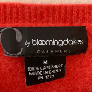 C By Bloomingdales‎ Red/Blue Long Sleeve Cashmere Sweatshirt thumbnail 3