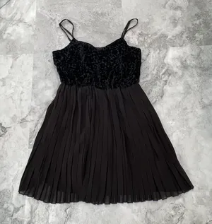 NWT En Creme Black Pleated Velour Chiffon Dress‎ Size Small S thumbnail 1
