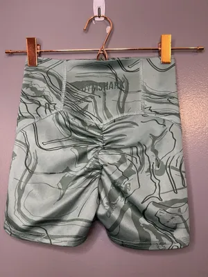 Gymshark Biker Shorts Womens XS Green Camo Scrunch Butt Athletic Gym thumbnail 2